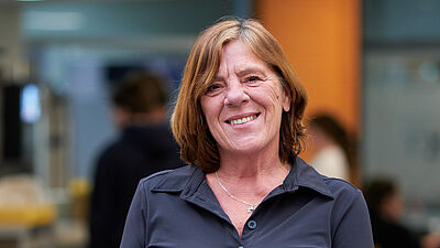 portret van een poserende vrouw